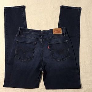 Levi Mid Rise Skinny